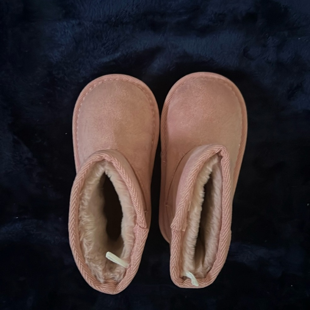 Children’s place pink winter boots
